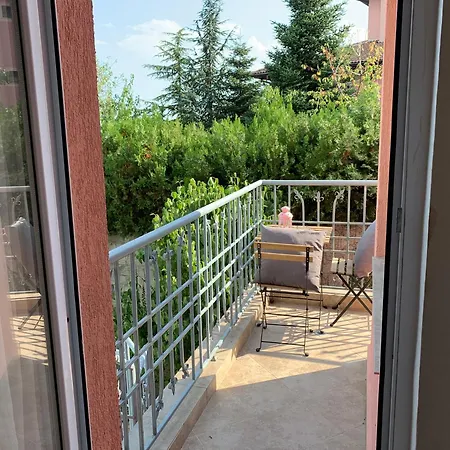 Sunray Guest House, Private & With Lovely Sea View Guest house